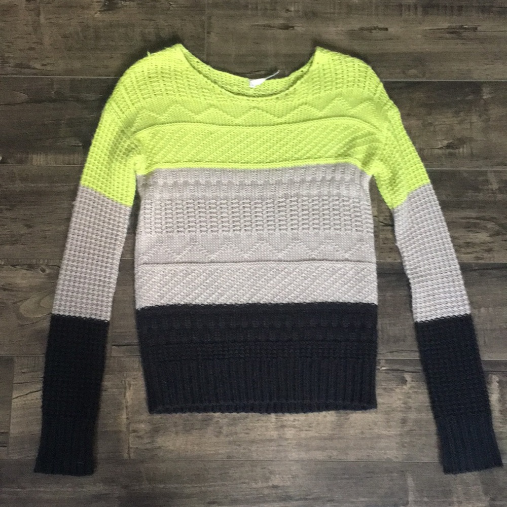 Willow & Clay sweater size small